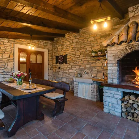 3 Bedroom Stunning Home In Krnica