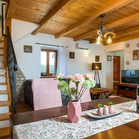 3 Bedroom Stunning Home In Krnica