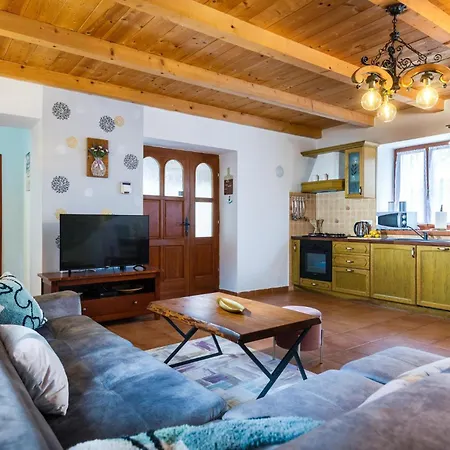 3 Bedroom Stunning Home In Krnica *