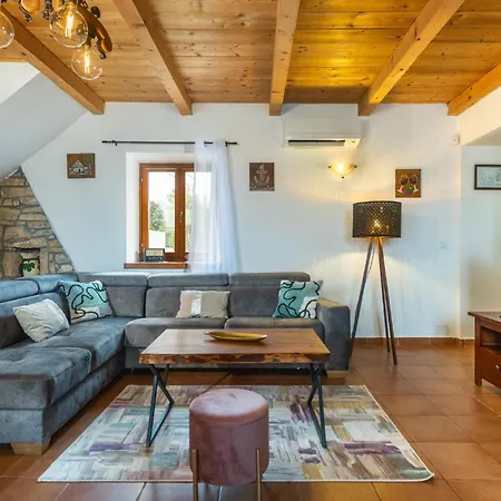 3 Bedroom Stunning Home In Krnica