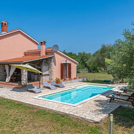 3 Bedroom Stunning Home In Krnica *