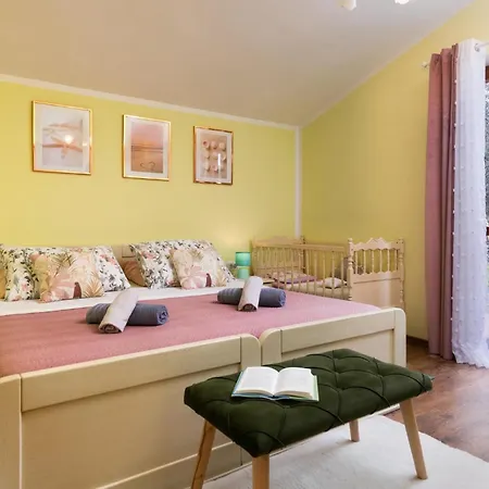 Holiday home 3 Bedroom Stunning Home In Krnica